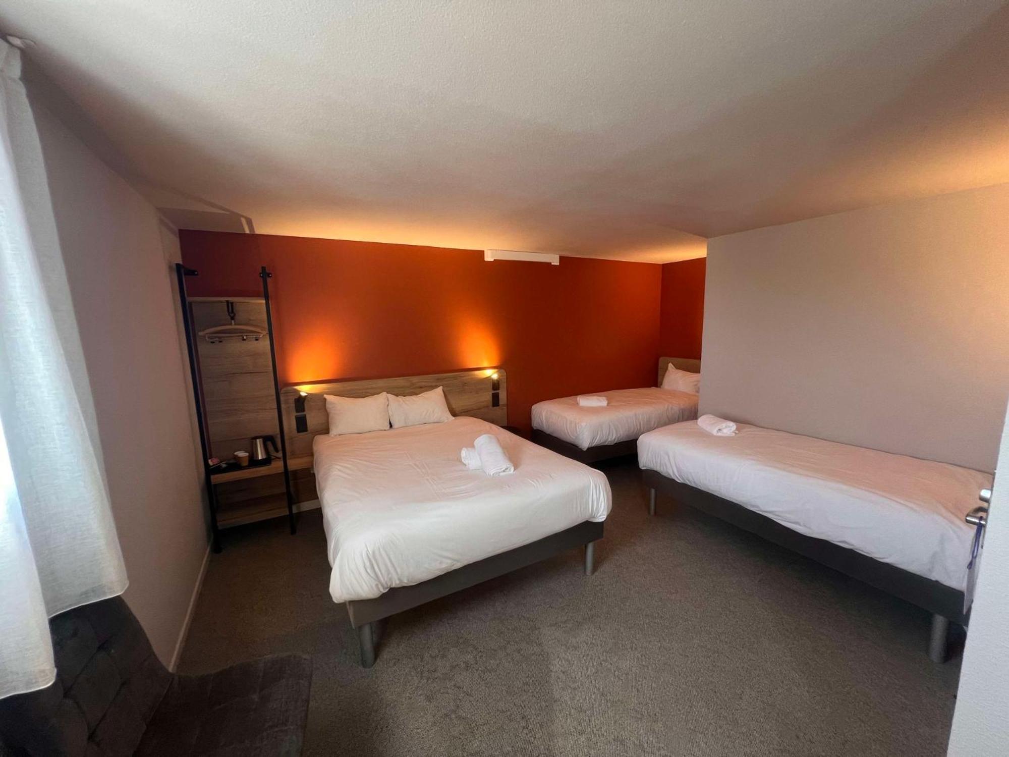 Sure By Western Est Hotel 3*