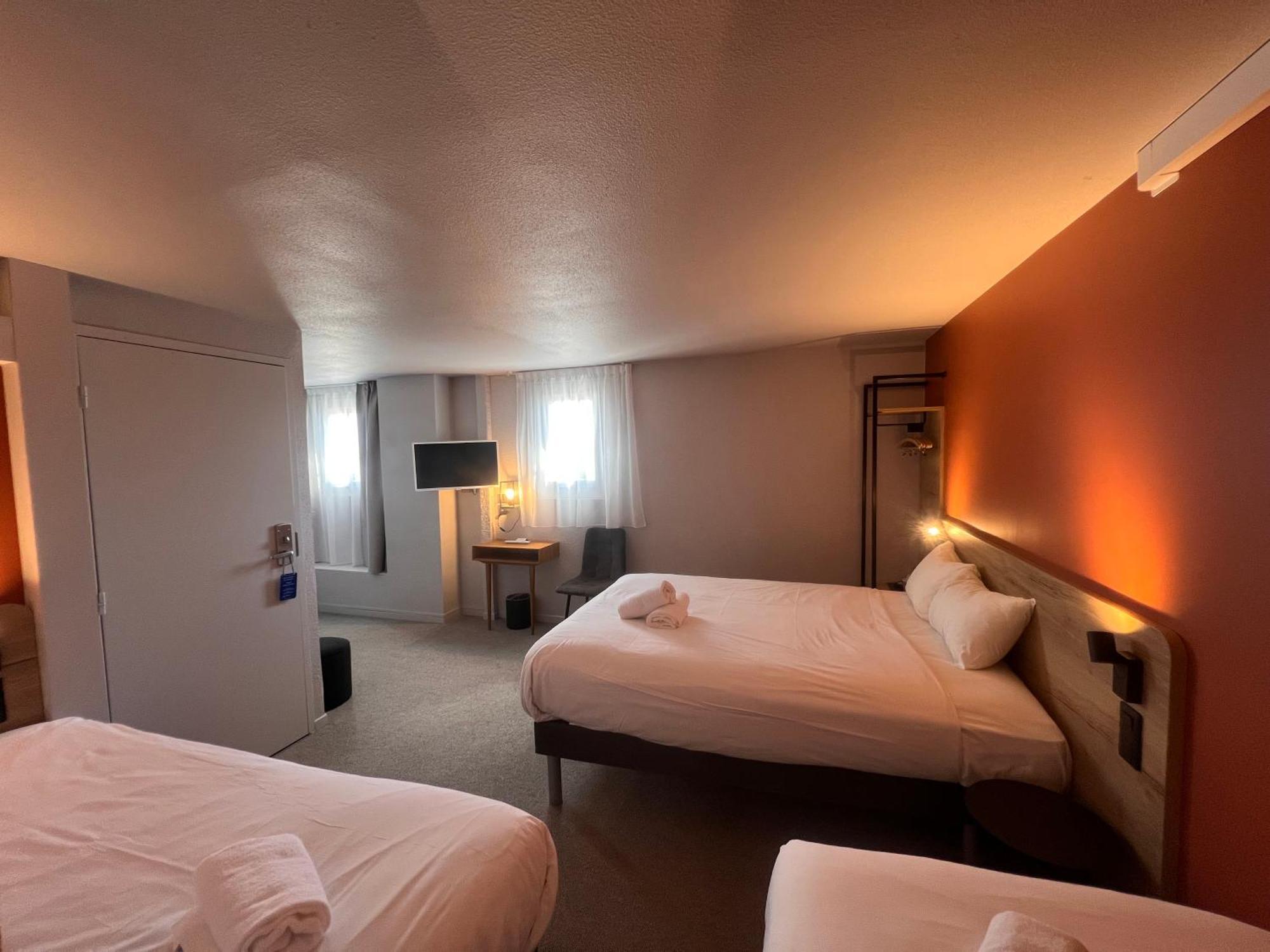 Sure By Western Est Hotel 3*