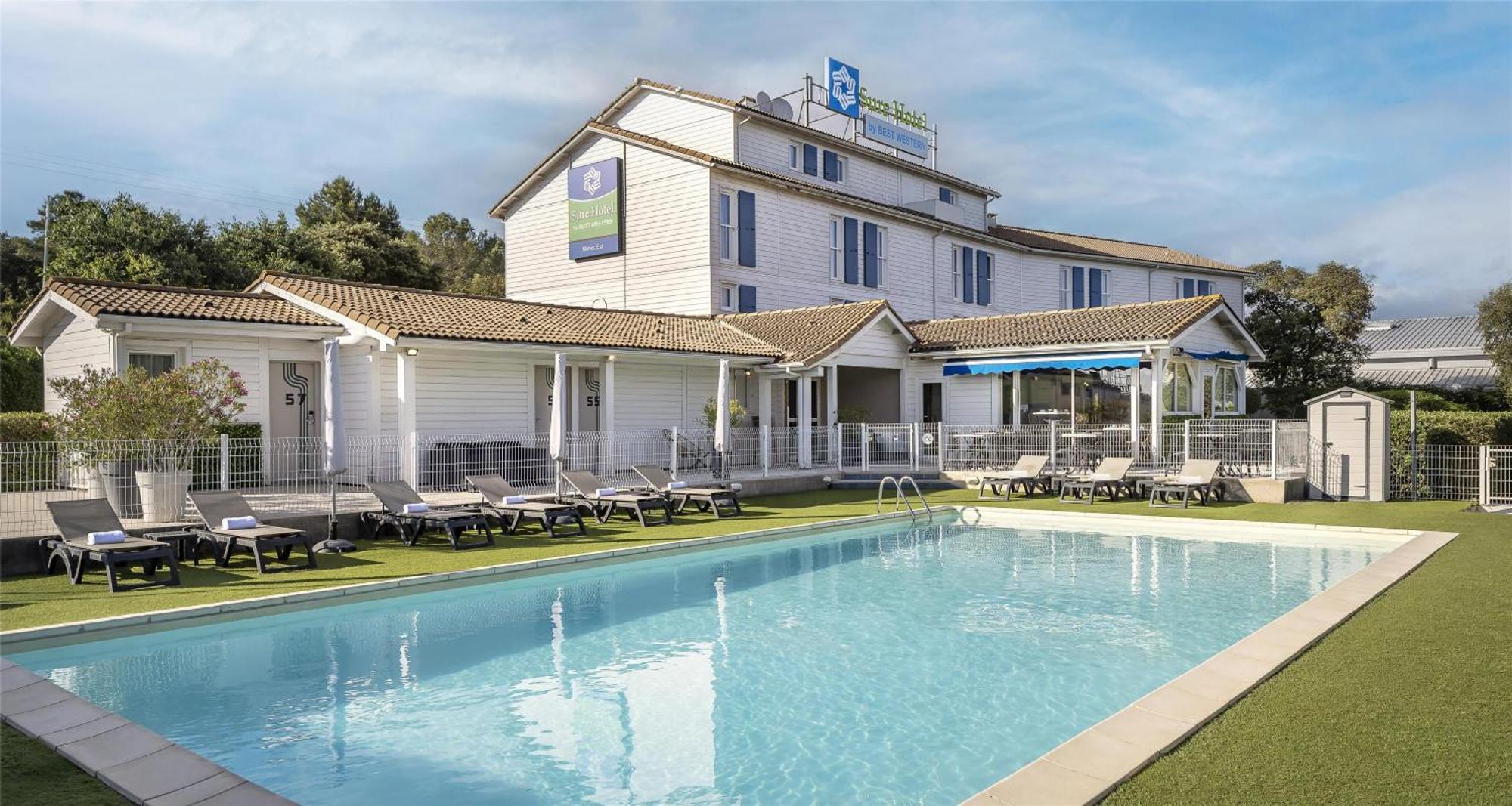 Sure By Western Est Hotel