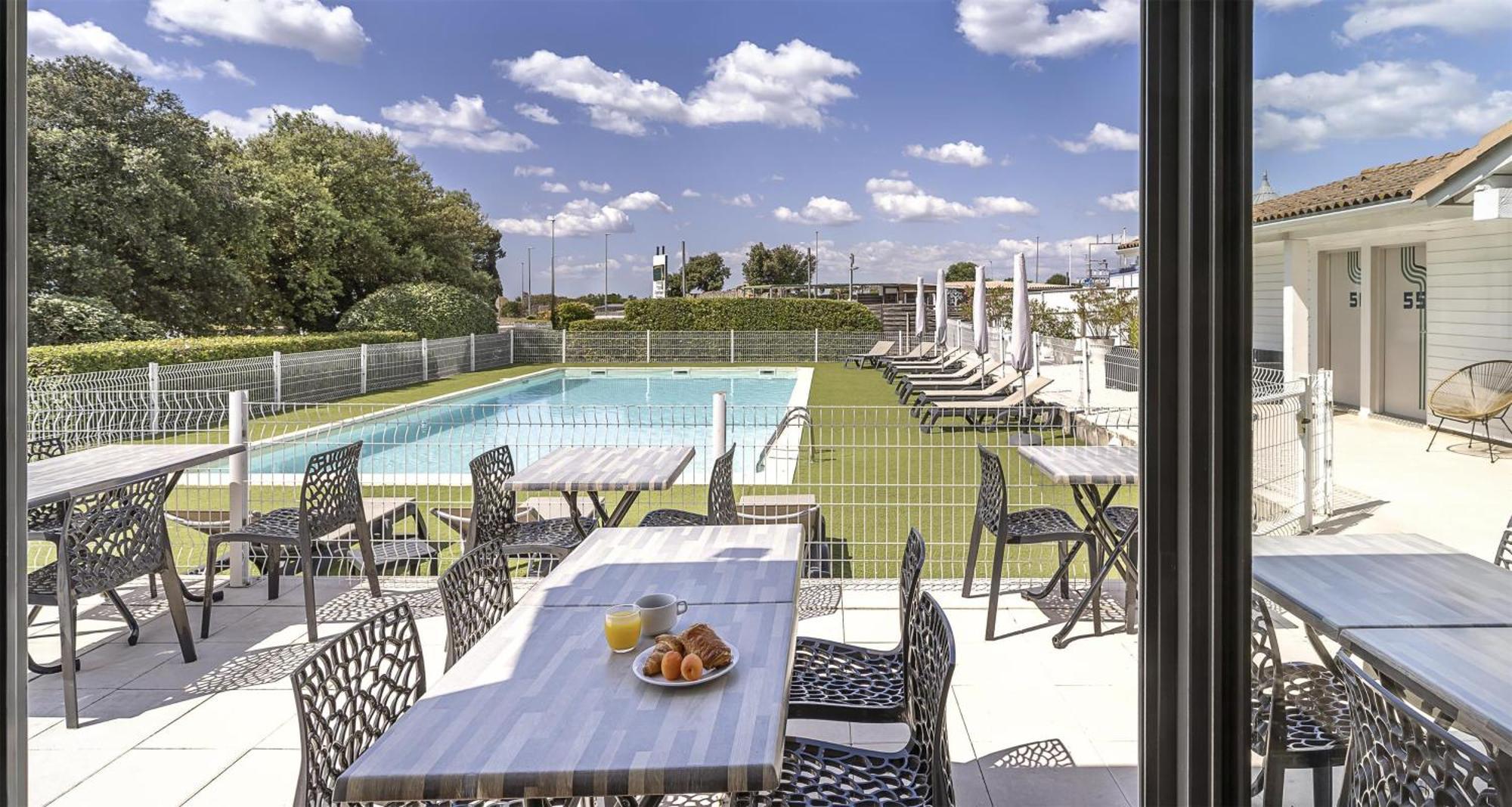 Sure By Western Est Hotel 3*